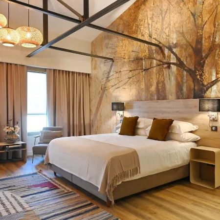 Walnut Bistro & Suites