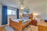 2 Mi to Olde Town! Pet-friendly Haven w/ Sunroom - 3 estrellas