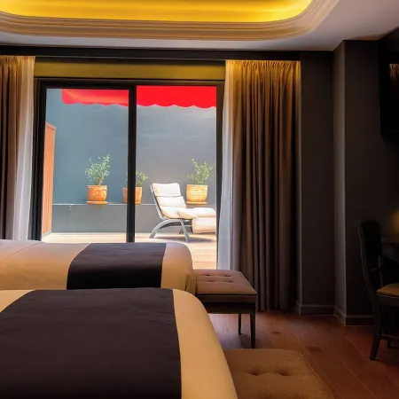 Hive Nápoles by G Hotels
