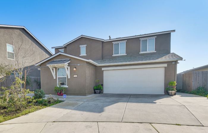Pool Table and Patio! Spacious Merced Getaway