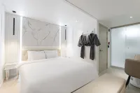 Guri Hotel 27