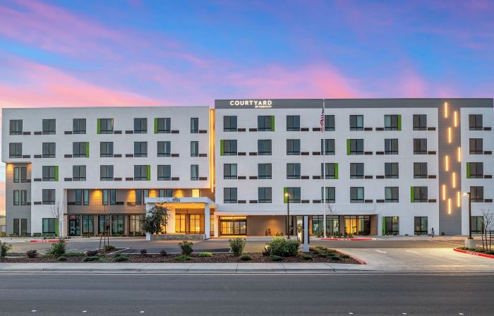 Courtyard by Marriott Woodland