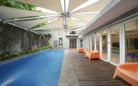 Gammara Hotel Makassar - Kolam Renang