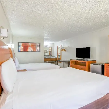 Cozy Garden Inn by OYO Hwy 40 Richmond