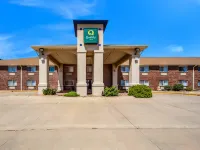Quality Inn Lincoln Cornhusker Hotels near Lincoln Airport (Nebraska)
