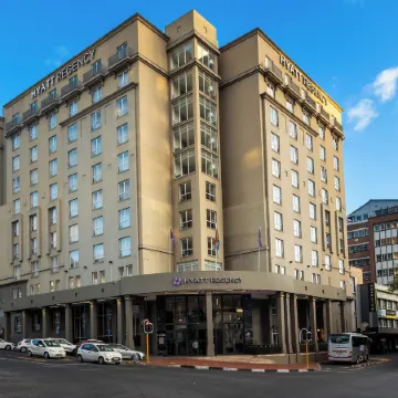 Hyatt Regency Cape Town Отели рядом с достопримечательностью «Клифтонские Пляжи»