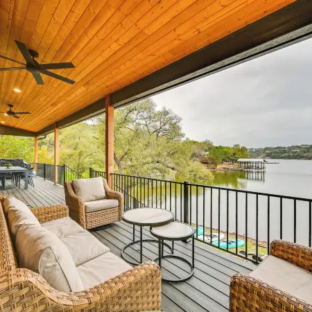 Waterfront Getaway on Lake Buchanan w/ Fire Pit!