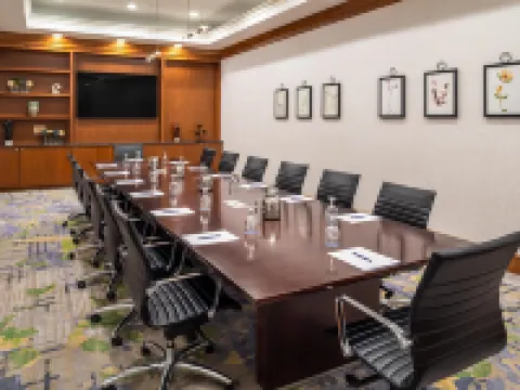 DoubleTree by Hilton Hotel Rochester Hotels in Henrietta