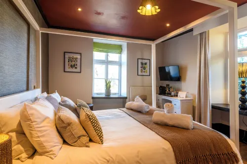 The Crown Hotel