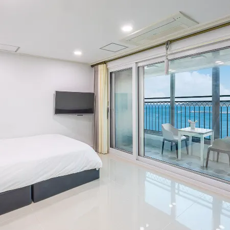 Geoje Arco Pool Villa