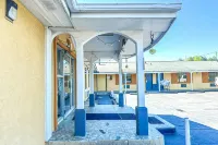 OYO Hotel Jonesboro Near Atlanta Airport - Parkplatz
