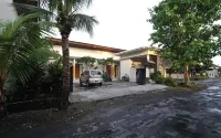 De Lemon Gatsu Hotel