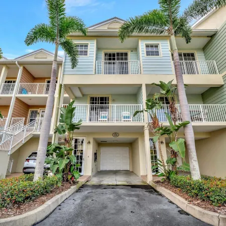 Sunrise Waterfront 2BR Townhome - Pool Private Terraces