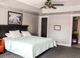 7 Gables Motel