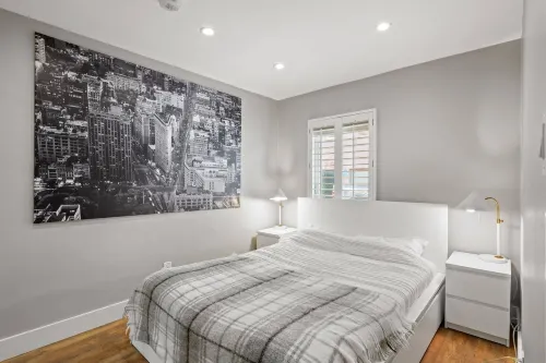 Serene 2-Bedroom Venice Apartment with Private Entrance