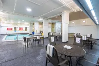 Drury Inn and Suites St Louis Union Station - С бассейном