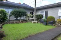 Rockfield Motel Hotels near Mount Smart Stadium