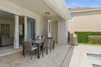 Comfort 6BR Getaway, Private Pool, Great Location