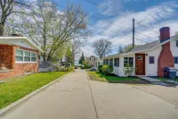 Walk to Beach! Lake Huron Getaway w/ Sunroom - Homestays