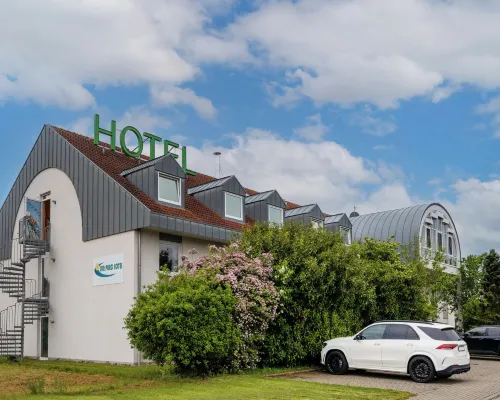 Hotel SunParc - Shuttle Zum Europa-Park Rust 4km & Rulantica 2km Hotels in Ringsheim