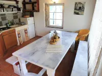 House Kia Hotels in Preko