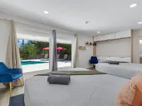 Sultan Villa - Tennis • CT Pool • BBQ Hotels in Golden Glades