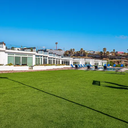 Dog-friendly Villa With Heated Outdoor Pool, Hot Tub, Streaming, Private Patio