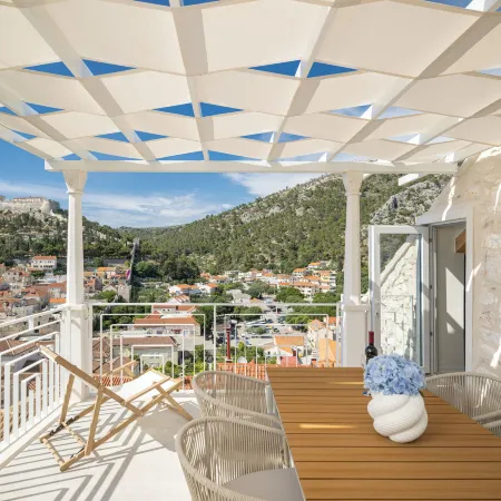 Mayiva Royal House Center Hvar