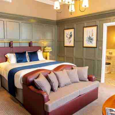 The Globe Rooms