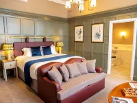 The Globe Hotels in Warwick