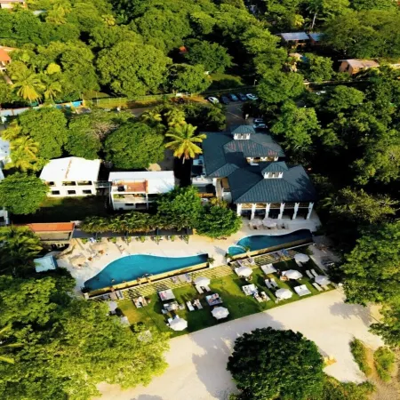 Third-Floor Oceanview Condo with Access to Sparkling Pool, Hot Tub & Beach Club