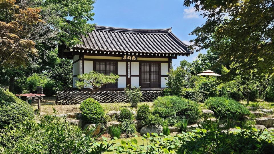 Tohyang Traditional House