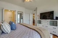 Furnished Porch, Resort Pools! Lands End Condo - 3 tähden