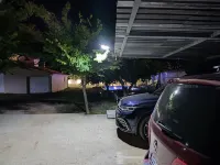 Apartments Armitage - parking