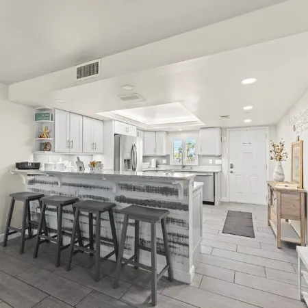 ⛱️ BEACHFRONT CONDO