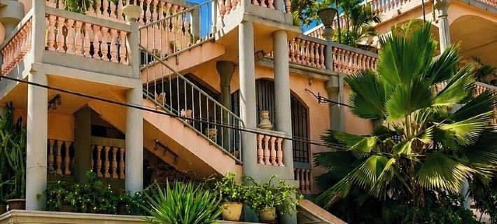RoofTop Hotels in Serrekunda