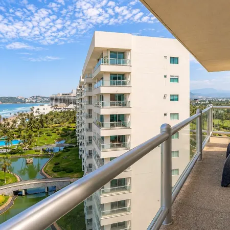 Luxury Beachfront Oasis Pools Ocean View