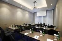 Hotel GranDhika Setiabudi Medan - Business