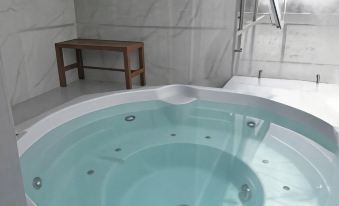 Hotel Block Suites