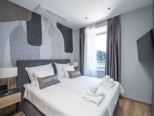 Apartments Villa Royale - Premium One Bedroom Apartment with Sea View - 2-Star