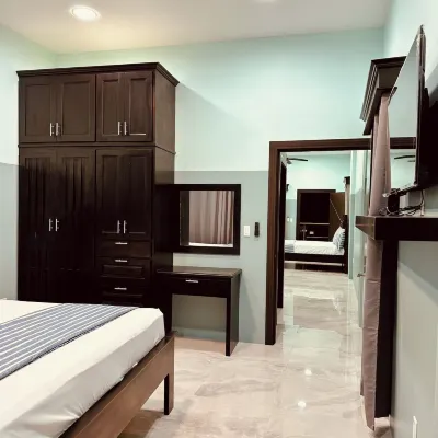 HOTEL SEA QUEEN SUITE & GOLF CART RENTAL Hotels near Alaia
