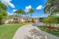 7 Min to Beach Pool BBQ Games Getaway - Wifi