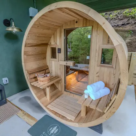 Sleeps 10 Stunning Views Private Sauna Fireplace