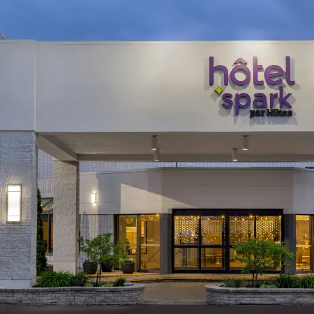 Spark by Hilton Montreal Brossard
