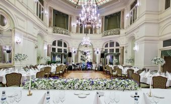 Grand Hotel