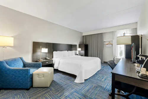 Allentown Park Hotel by The Red Collection - parking