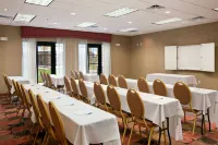 Homewood Suites by Hilton St. Cloud - Swimmingpools
