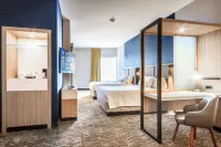 SpringHill Suites by Marriott The Dunes On Monterey Bay - parking