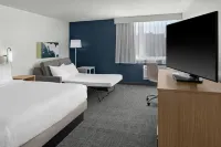 Spark by Hilton Kansas City Plaza Streetcar - 2-Star