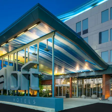 Aloft Green Bay